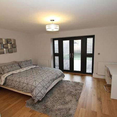 Lovely One Bed Apartment-Near All Transport-Village-Freeparking Лондон Экстерьер фото