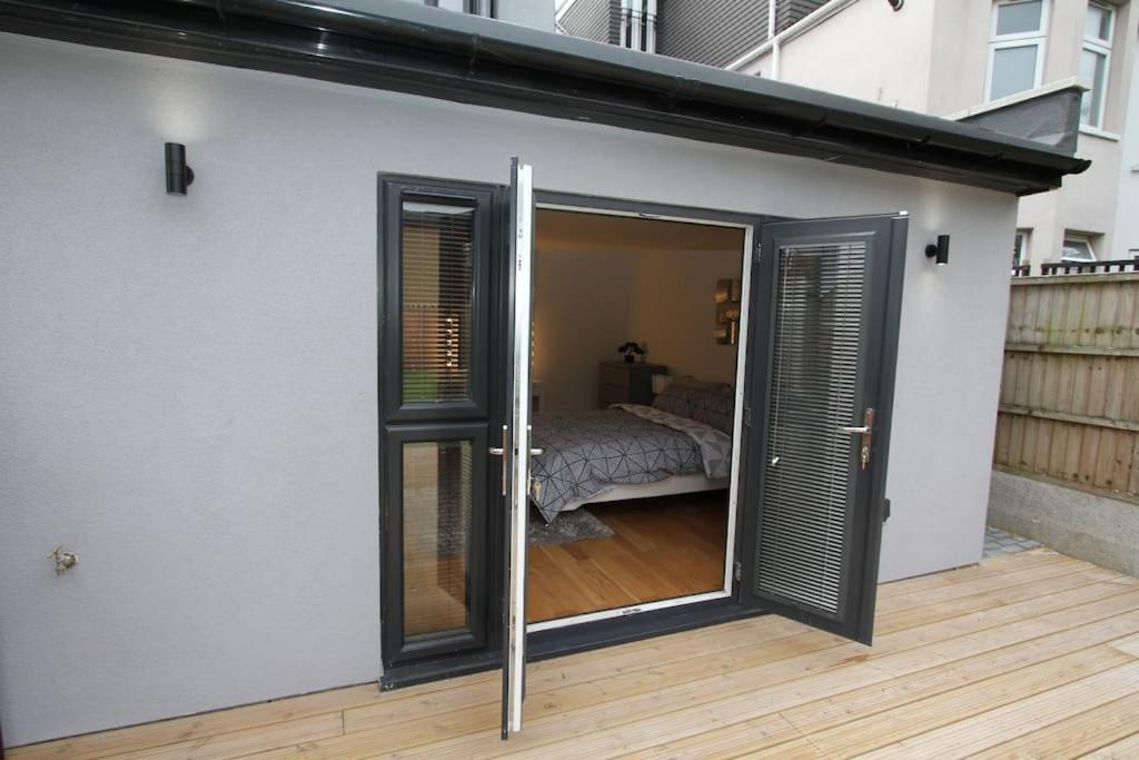 Lovely One Bed Apartment-Near All Transport-Village-Freeparking Лондон Экстерьер фото